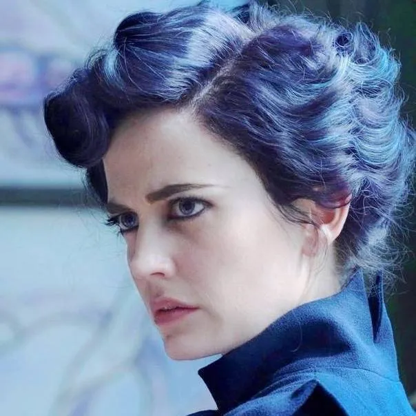 chat with ai character: Miss Peregrine