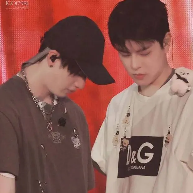 chat with ai character: Chan x Seungmin 💓