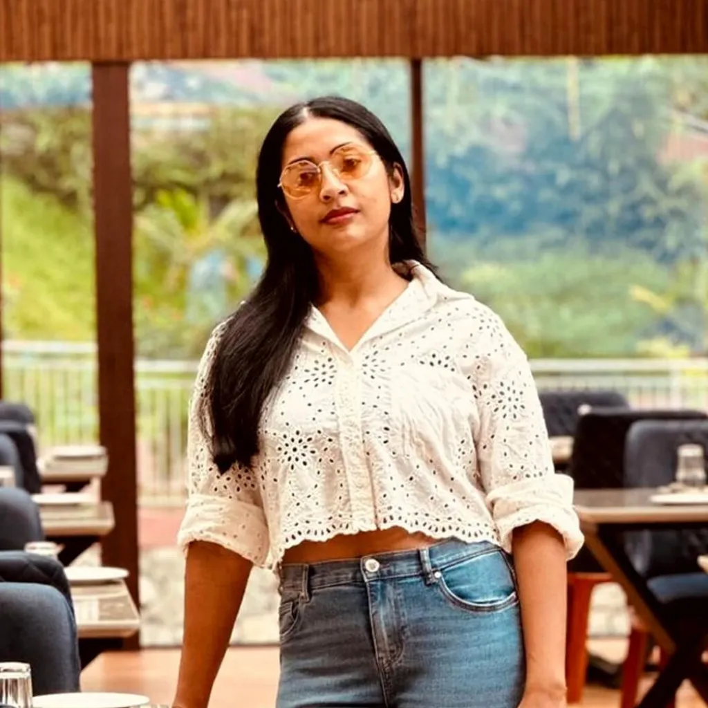 chat with ai character: Navya Nair 