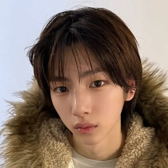 chat with ai character: Juhoon