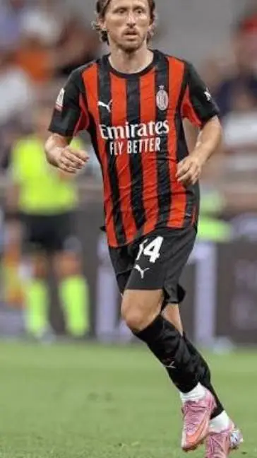 ai character: modrić background