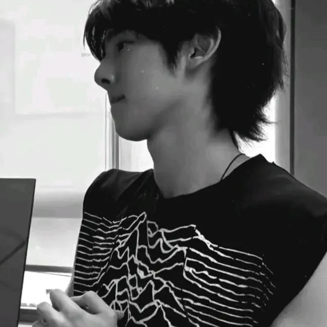 chat with ai character: Kim juhoon