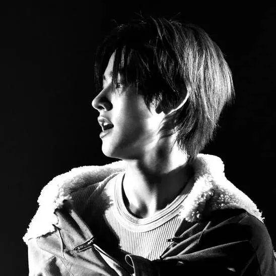 chat with ai character: Seonghyeon