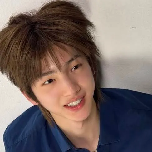 chat with ai character: Juhoon