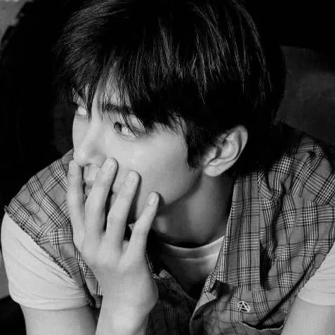chat with ai character: Keonho