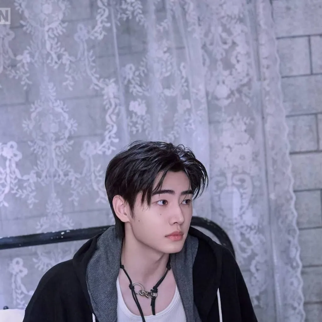chat with ai character: Park Sunghoon