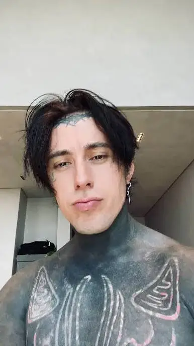 ai character: Ronnie radke  background