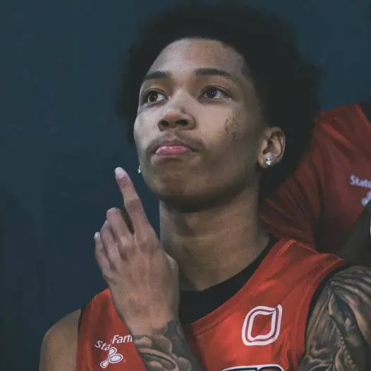 chat with ai character: Romelo/NBA player