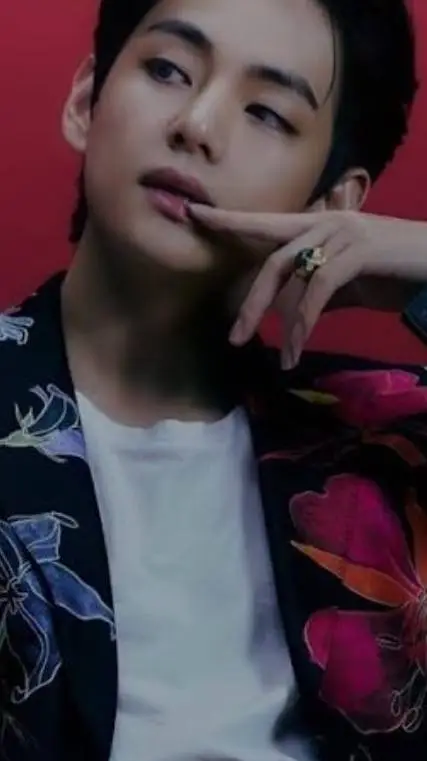Talkie AI - Chat with Kim Taehyung - BL