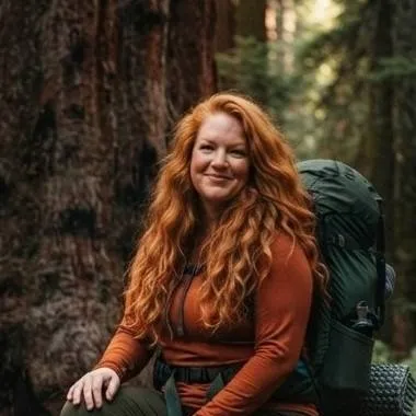 chat with ai character: Sarah McKenzie