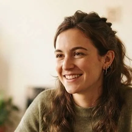 chat with ai character: Sarah Sterling