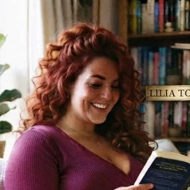 chat with ai character: Lilia Tolken
