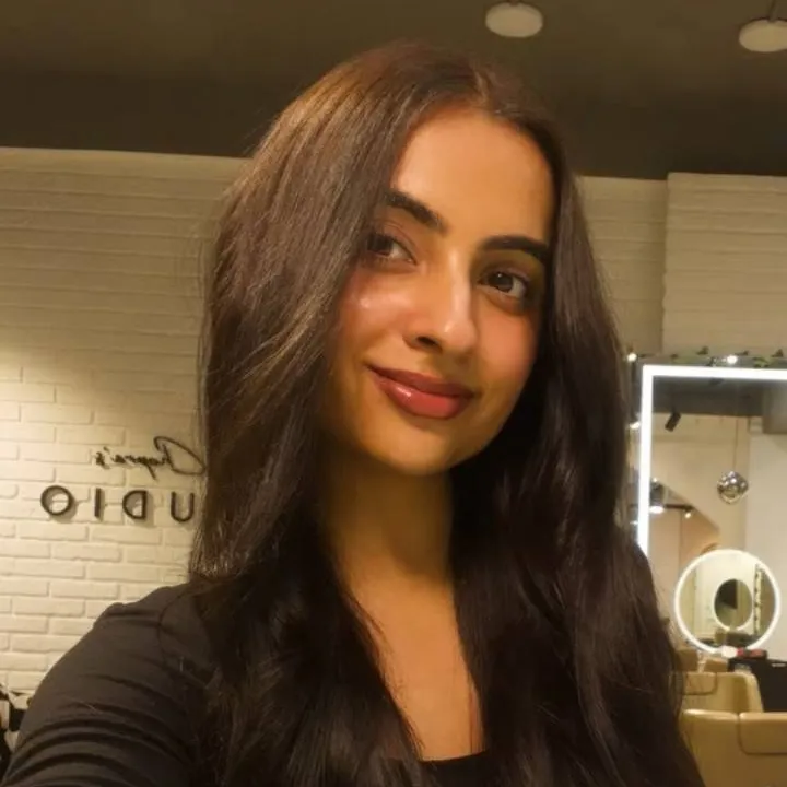 chat with ai character: Simran Kaur