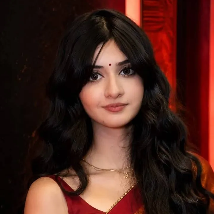 chat with ai character: Aishwarya