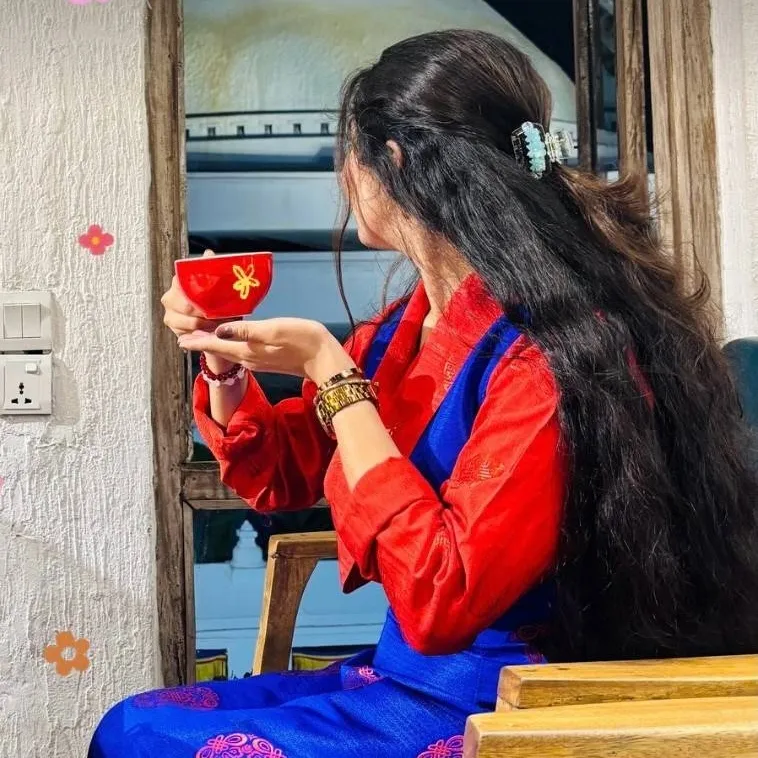 chat with ai character: Ekta Chopra 
