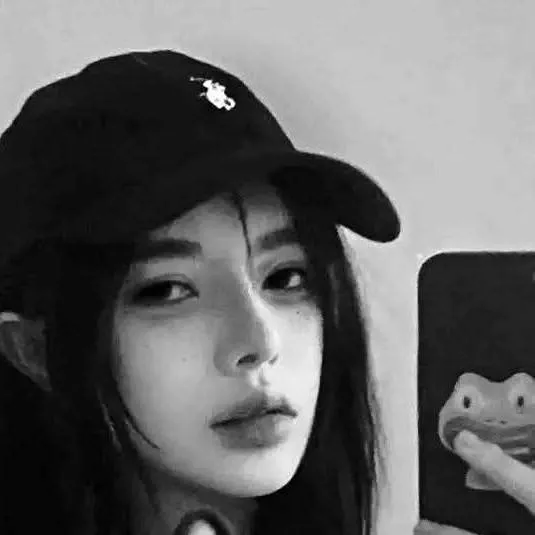 chat with ai character: Ali