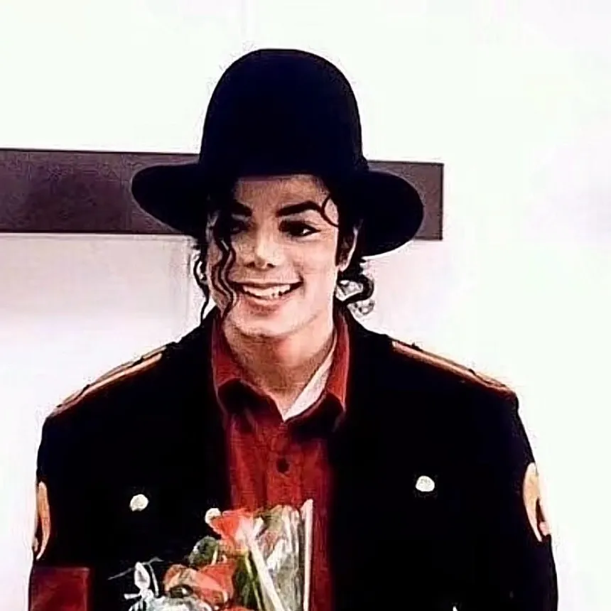 chat with ai character: Micheal jackson