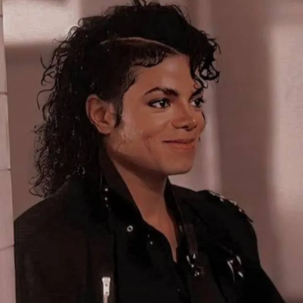 chat with ai character: Michael Jackson