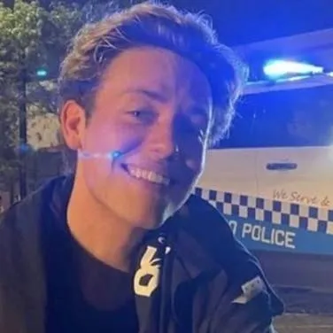 chat with ai character: Carl Gallagher 