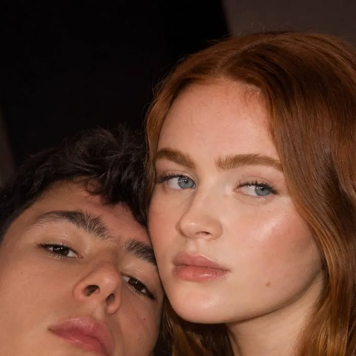 chat with ai character: Sadie sink 