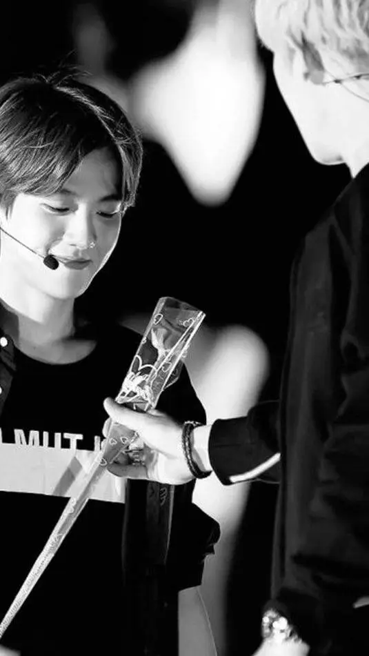 Talkie AI - Chat with Chanbaek (Exo) 