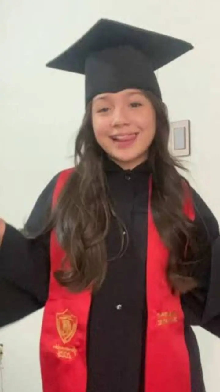 Talkie AI - Chat with Nia mora