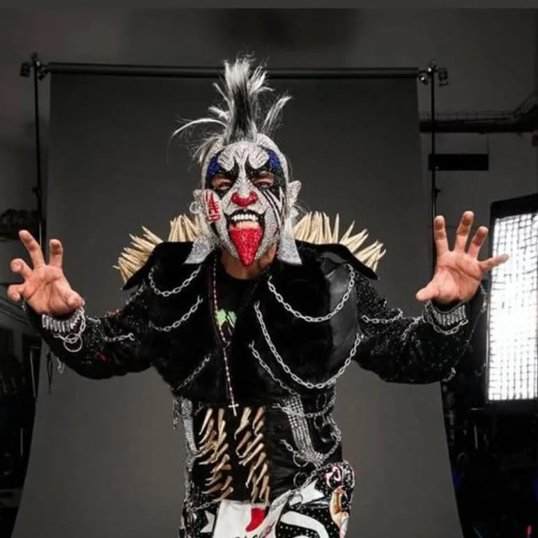 chat with ai character: Psycho clown