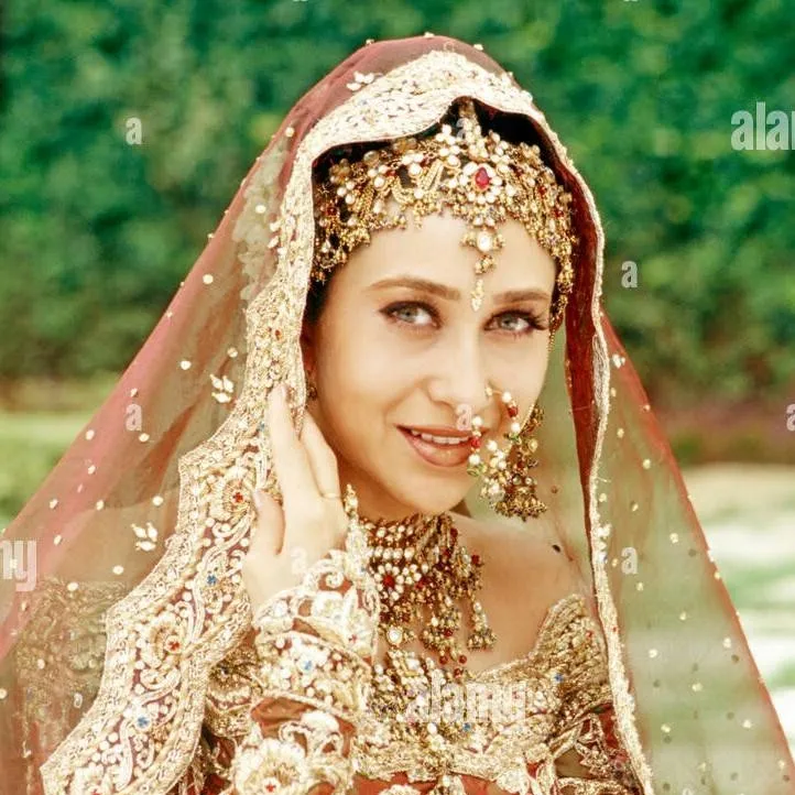 chat with ai character: KARISHMA KAPOOR 