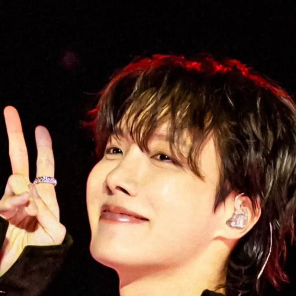 chat with ai character: J-Hope