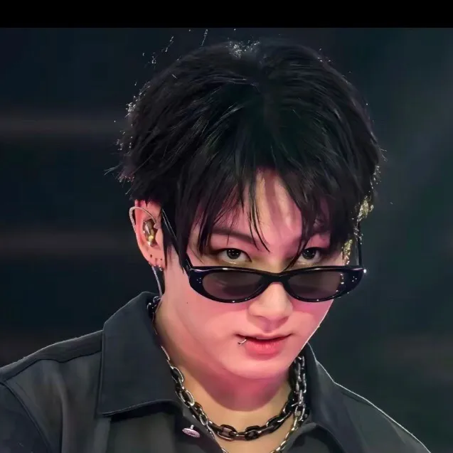 chat with ai character: Jungkook 😏
