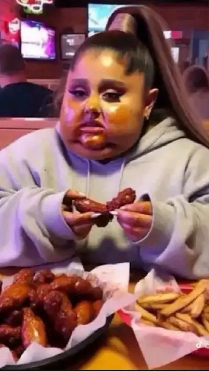 Talkie AI - Chat with Fat Ariana grande