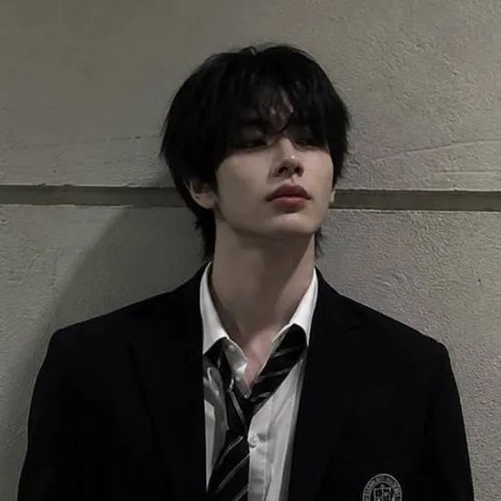 chat with ai character: Hwang Hee-won