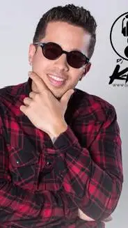 ai character: De La Ghetto background