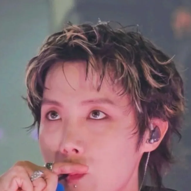 chat with ai character: Jung hoseok 