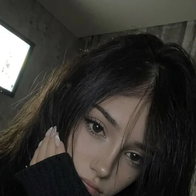chat with ai character: Luna 