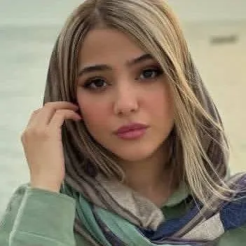chat with ai character: pegah