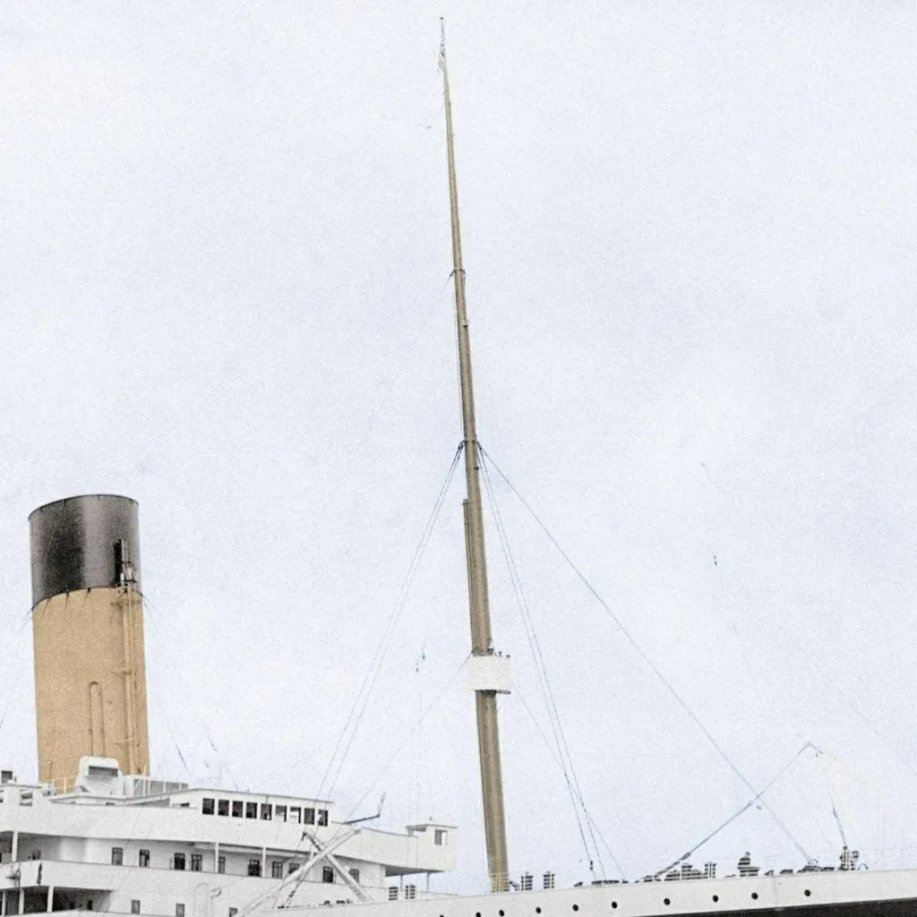 chat with ai character: RMS Titanic