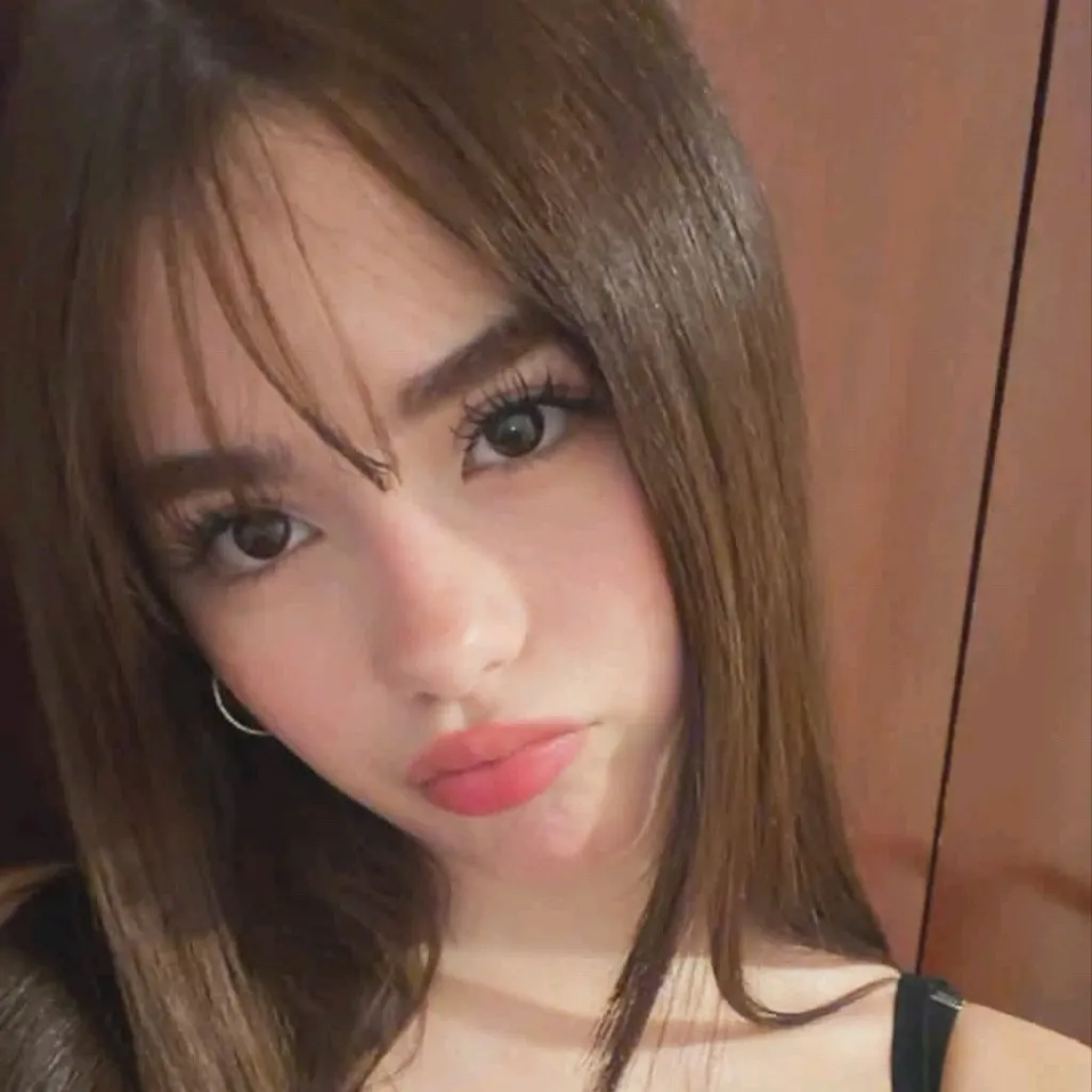 chat with ai character: Bubi