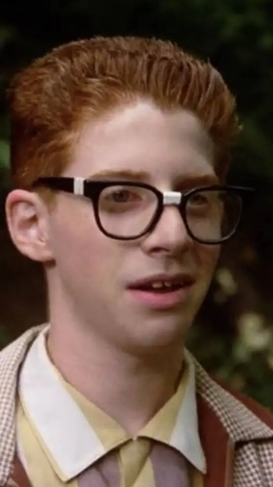 ai character: richie tozier 1990 background