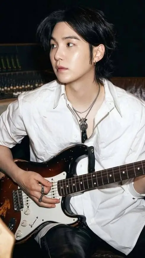 Talkie AI - Chat with 🎧 suga Musician 🎧