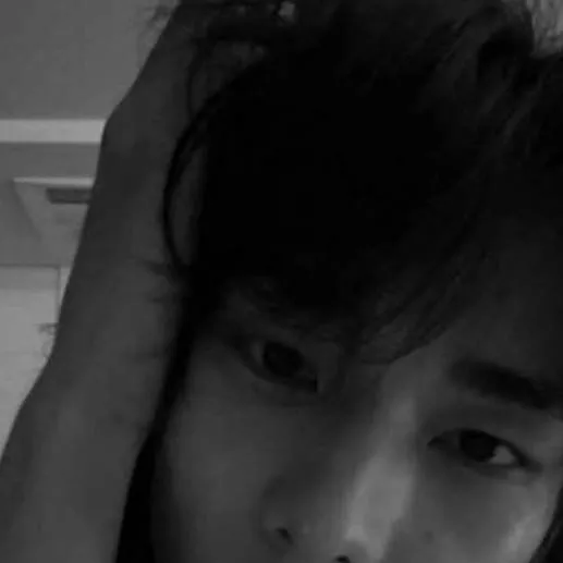 chat with ai character: Hyunjin... 💕