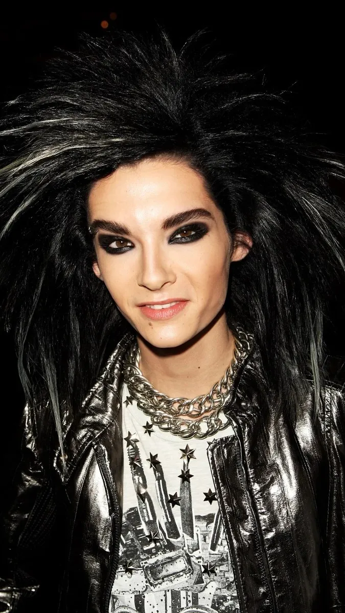 ai character: Drunk Bill kaulitz background