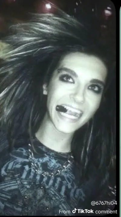 ai character: Bill kaulitz background