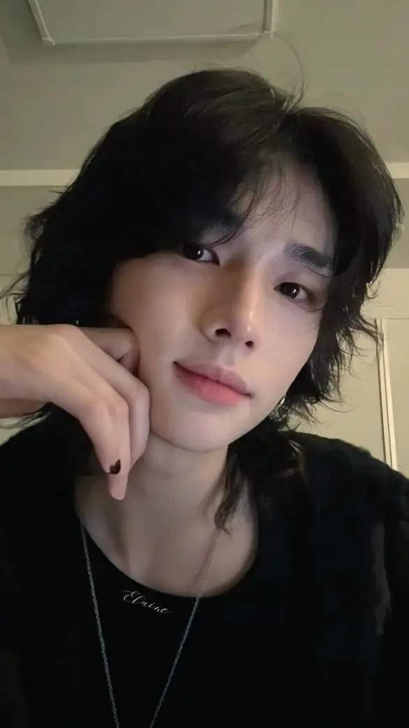 Talkie AI - Chat with Hwang Hyunjin₊˚⊹ ᰔ