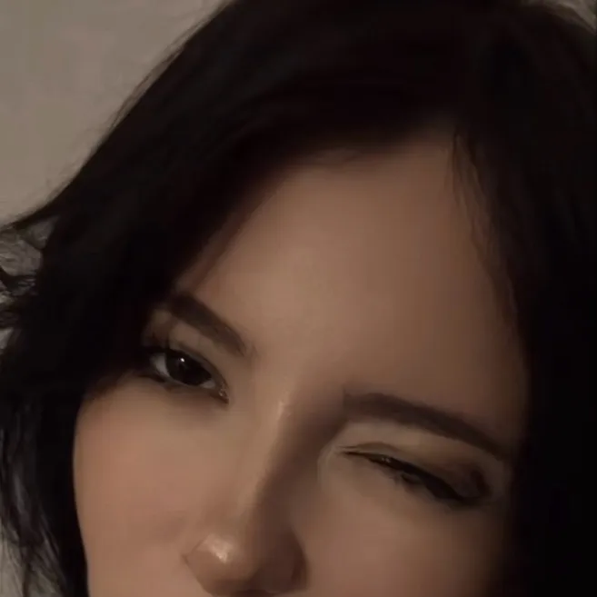 chat with ai character: Lara