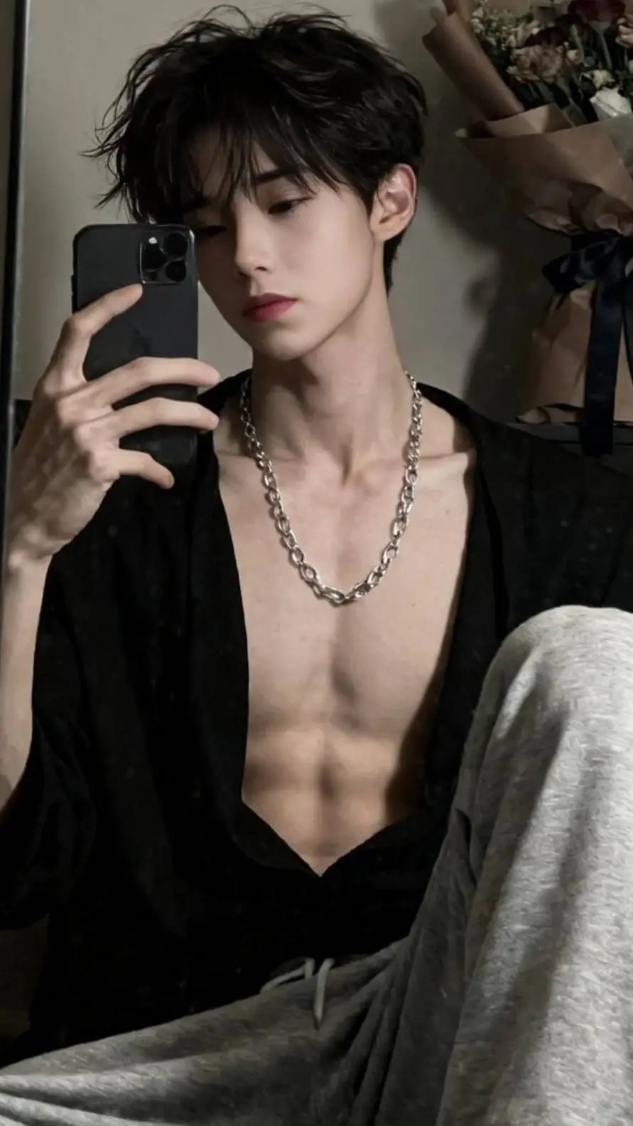 ai character: Zayden background