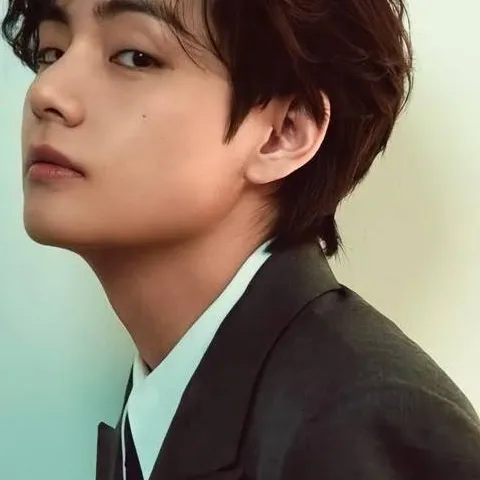 chat with ai character: Taehyung 🫧