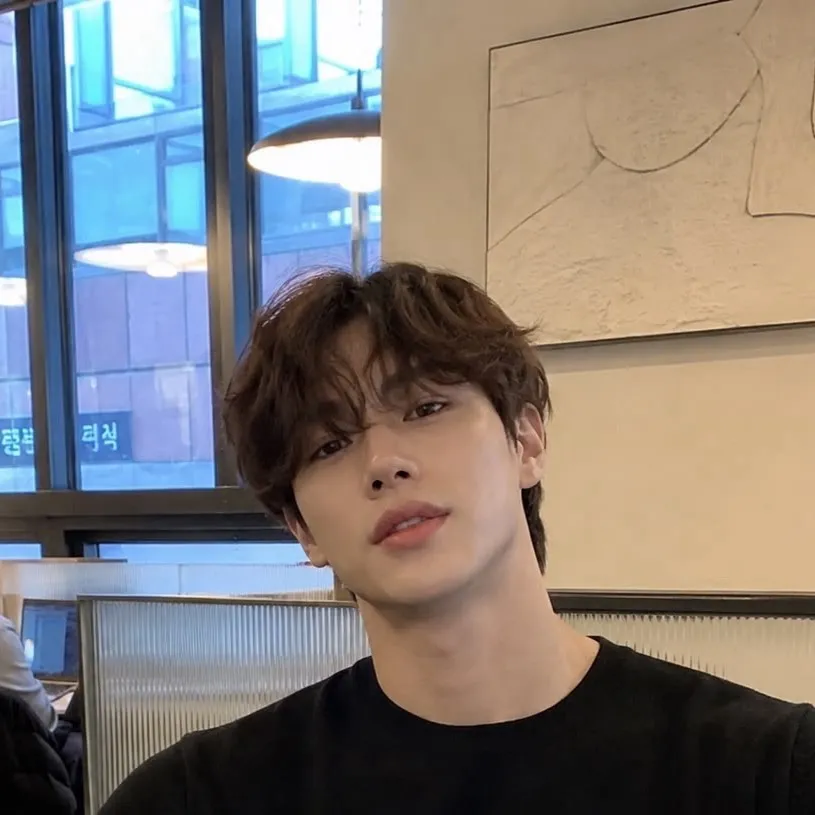 chat with ai character: Tae-hyun 
