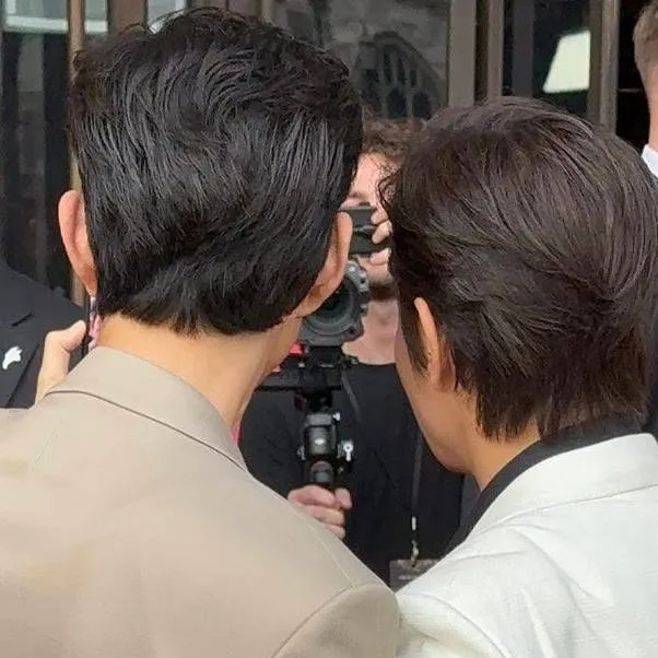 chat with ai character: LEE BYUNG HUN