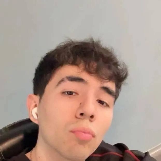 chat with ai character: Profe Alberto 🫦